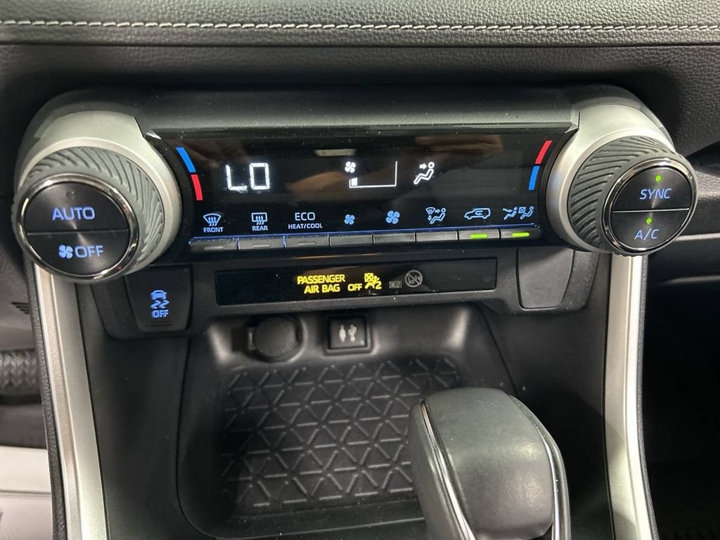 2019 Toyota RAV4 XLE Premium - Photo 15