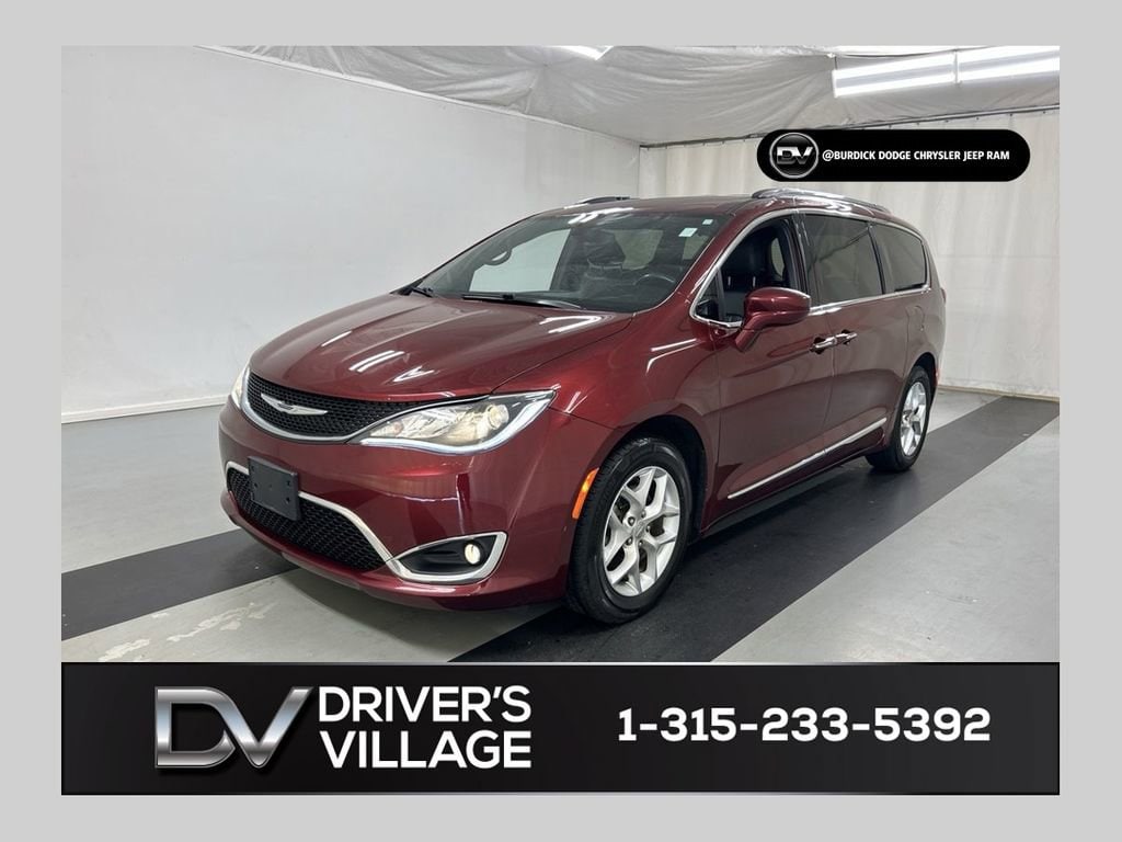 2020 Chrysler Pacifica Touring L 35th Anniversary's photo