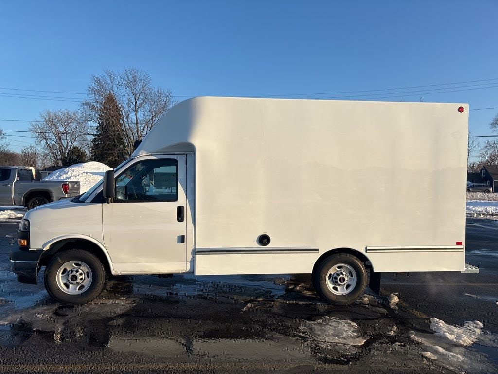 New 2025 GMC Savana Cutaway 3500 1WT Cutaway Van