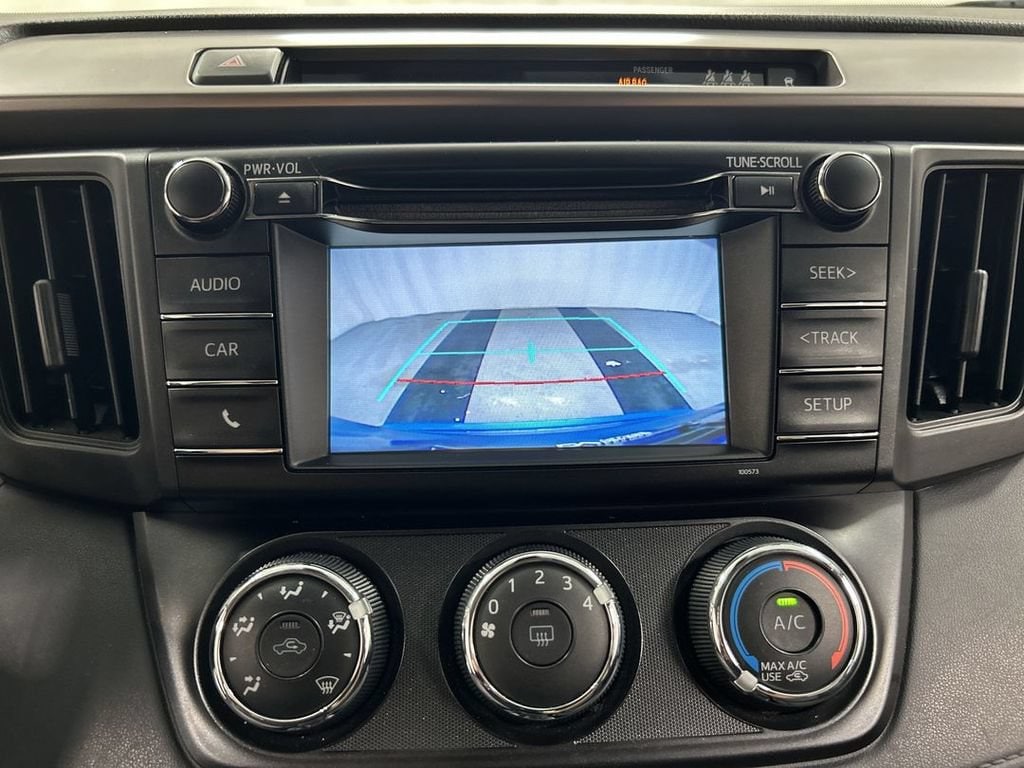 2017 Toyota RAV4 LE - Photo 15