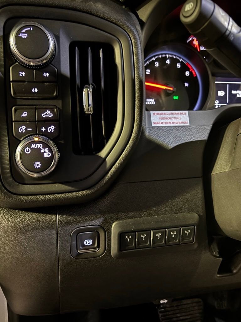 2025 GMC Sierra 2500HD Pro - Photo 23