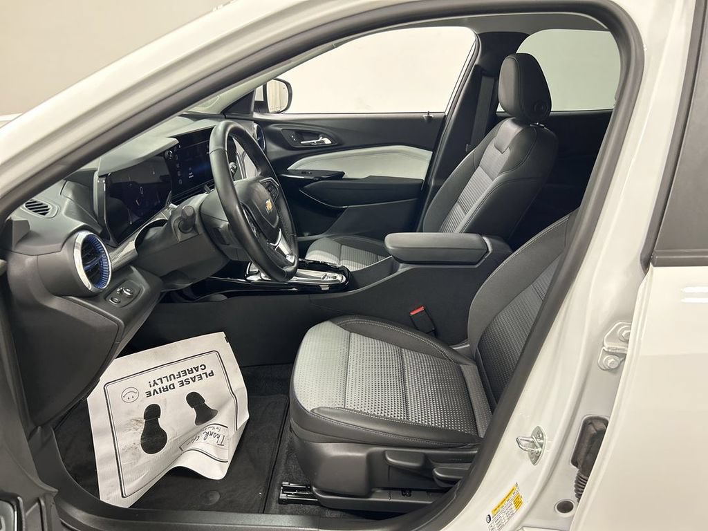 2024 Chevrolet Trax LT - Photo 9