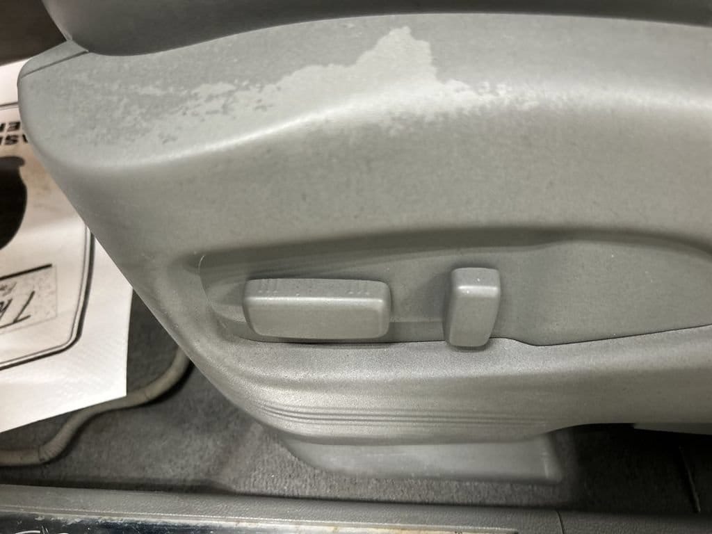 2011 Cadillac SRX Base - Photo 10