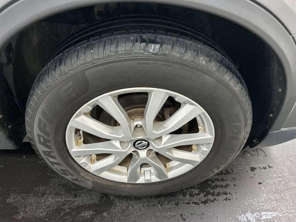 2017 Nissan Rogue SV - Photo 8