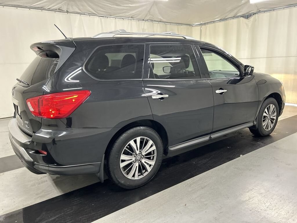 Used 2017 Nissan Pathfinder SL SUV