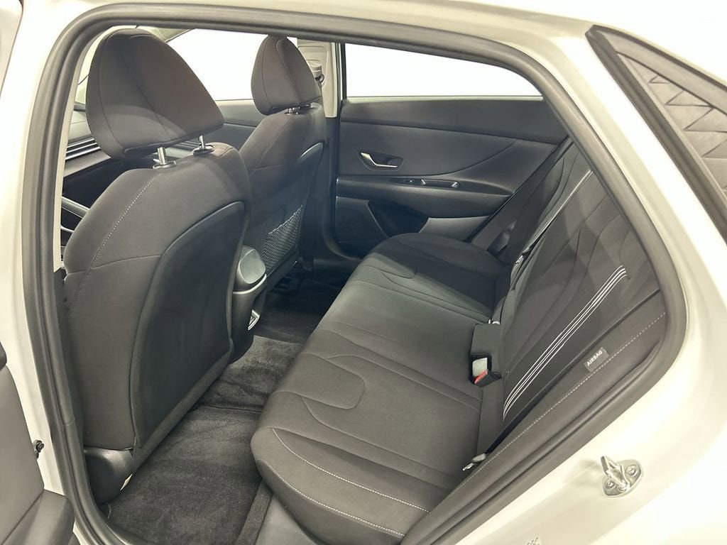 2024 Hyundai Elantra SEL - Photo 21