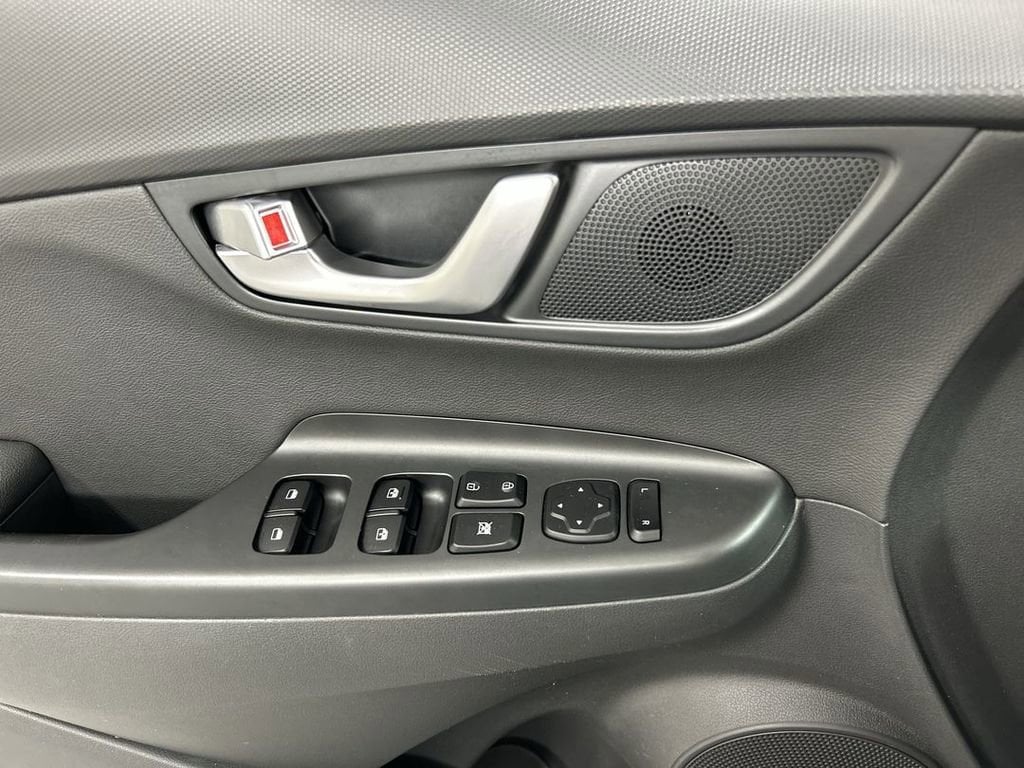 2023 Hyundai Kona Limited - Photo 11