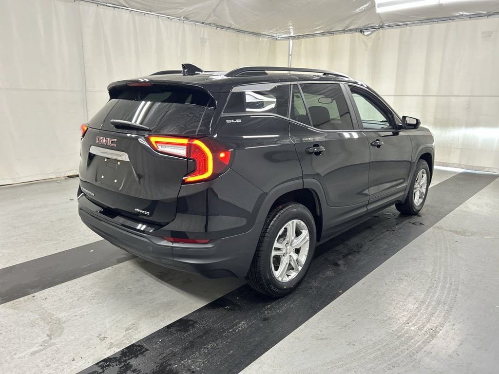 2023 GMC Terrain SLE - Photo 2