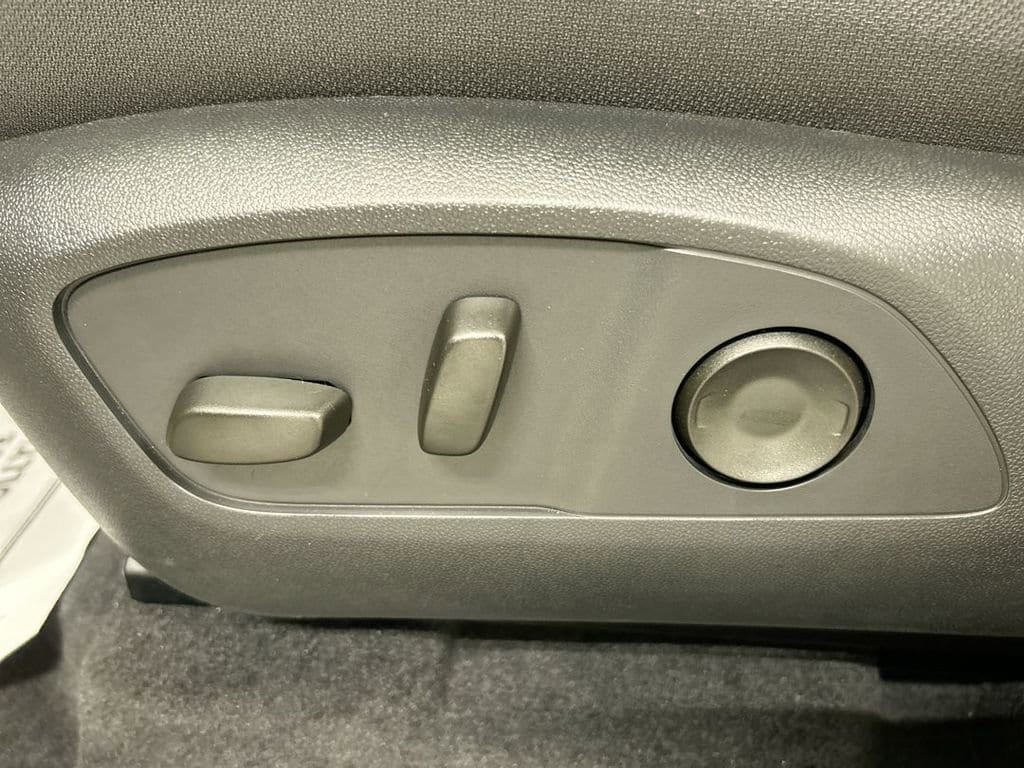 2025 GMC Acadia Elevation - Photo 10