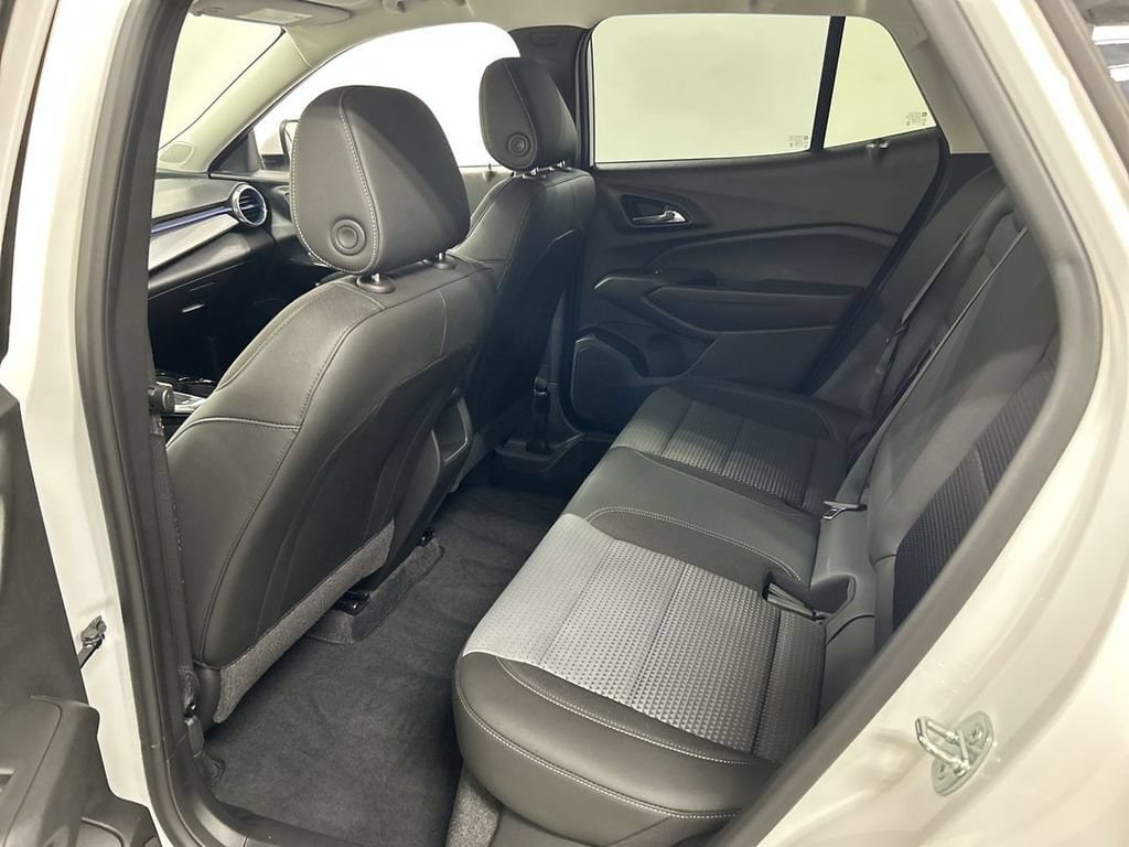 2024 Chevrolet Trax LT - Photo 19