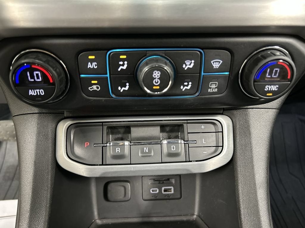 2021 GMC Acadia SLT - Photo 17