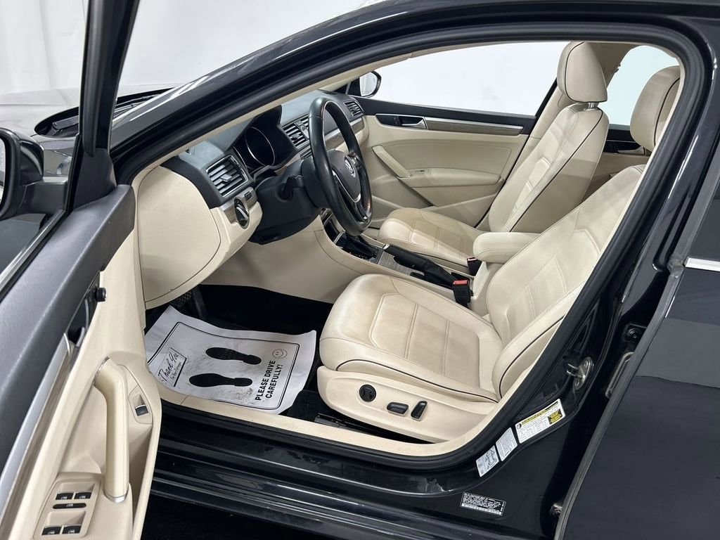 2017 Volkswagen Passat SE - Photo 9