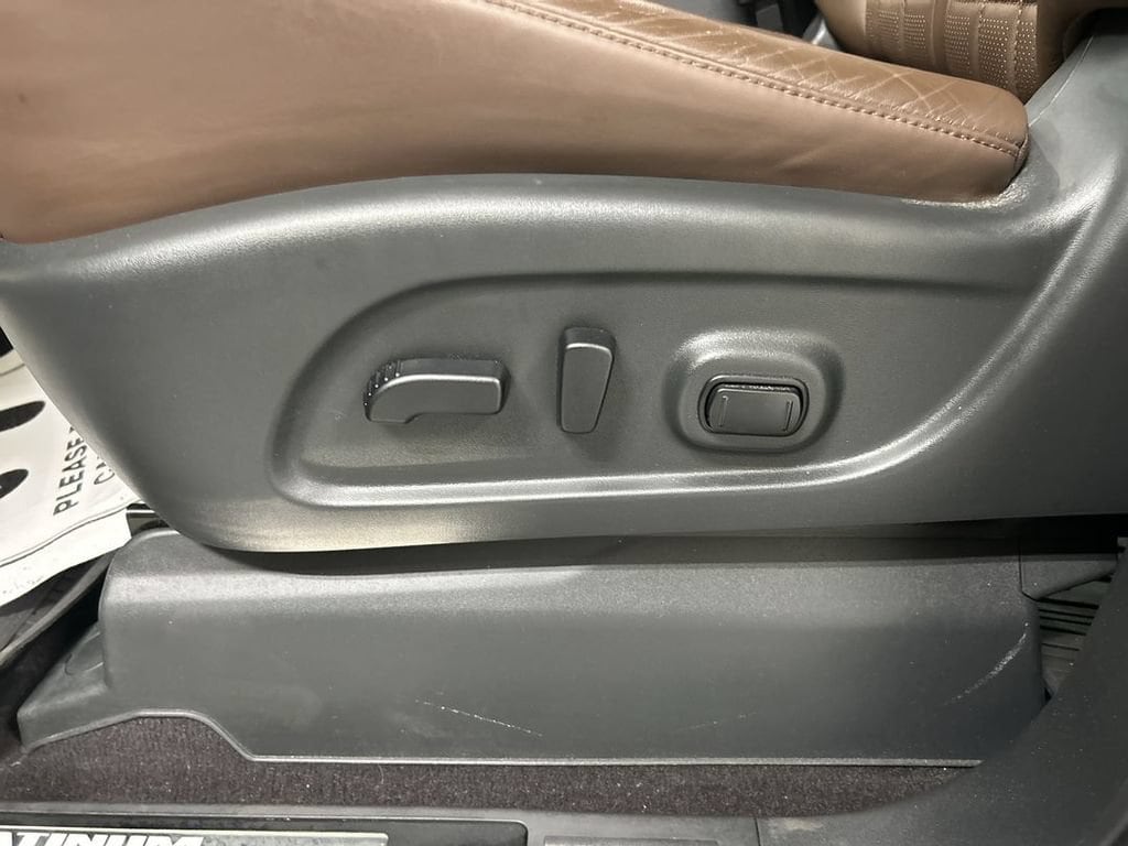 2023 Nissan Titan Platinum Reserve - Photo 10