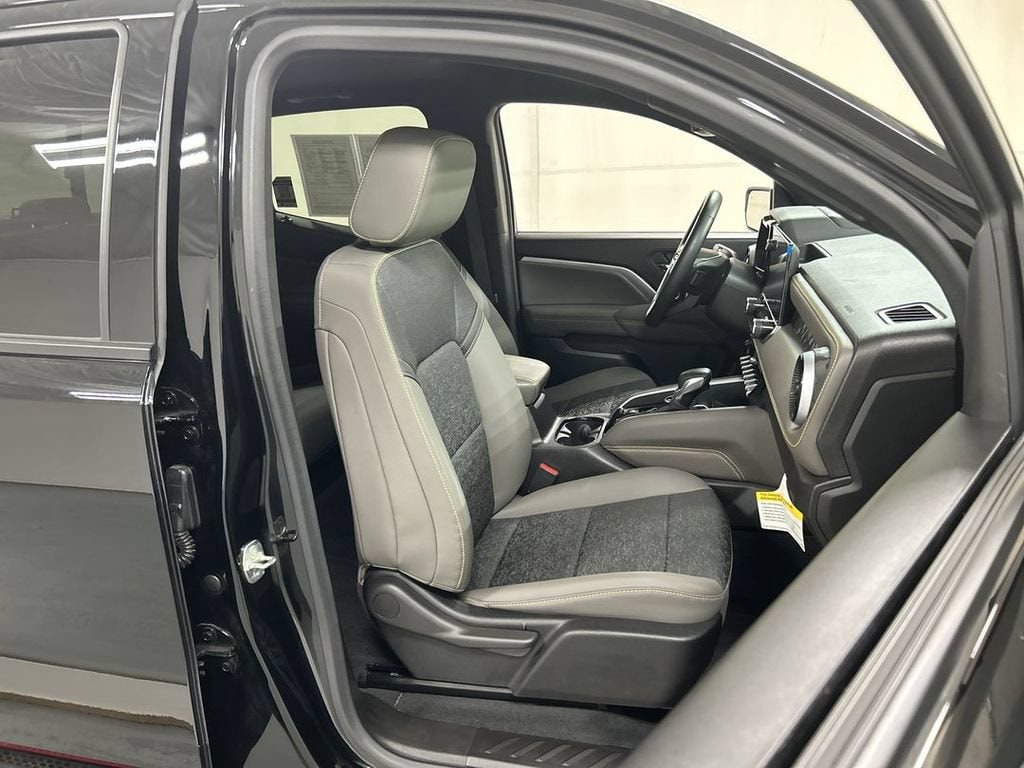 2024 Chevrolet Colorado ZR2 - Photo 23