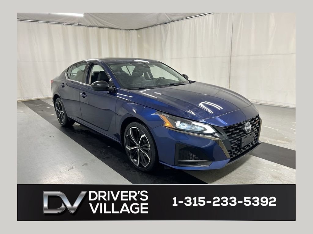 Used 2023 Nissan Altima SR Intelligent AWD Sedan