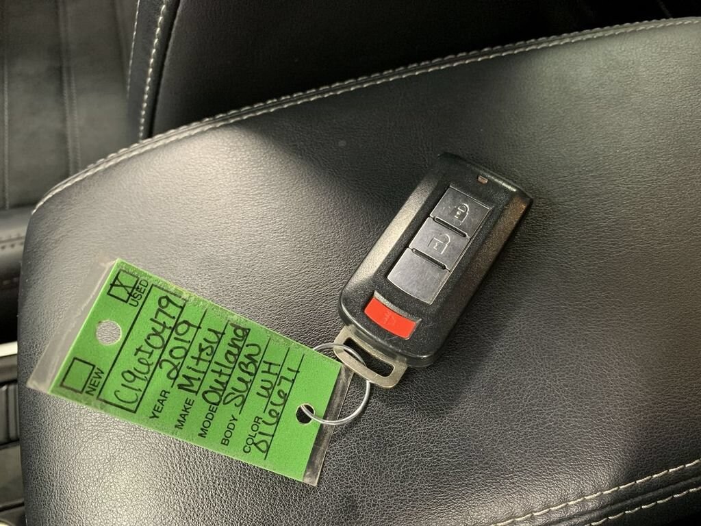 Used 2019 Mitsubishi Outlander SE SUV