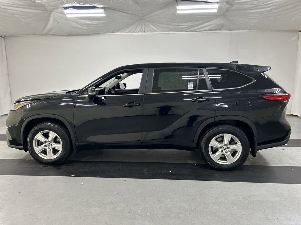 2023 Toyota Highlander LE - Photo 6