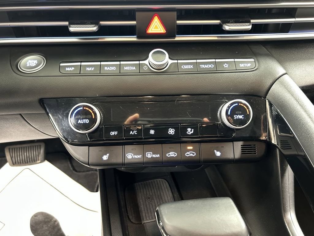 2024 Hyundai Elantra SEL - Photo 17