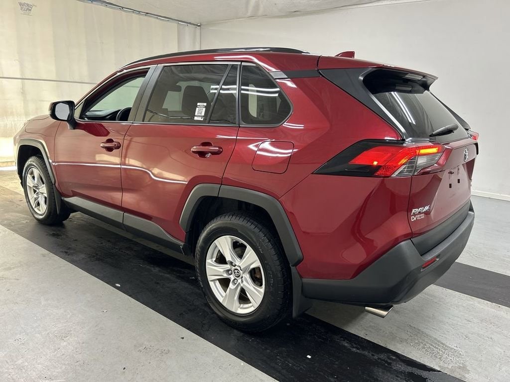 2019 Toyota RAV4 XLE - Photo 7