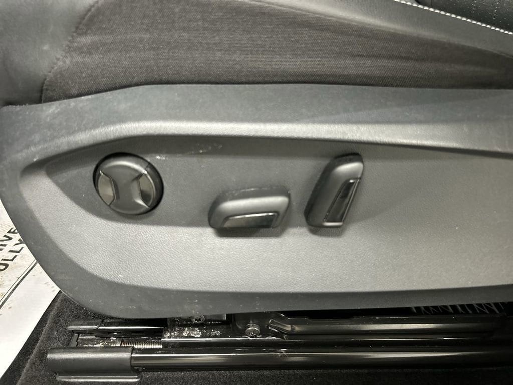 2023 Volkswagen Tiguan SE - Photo 10