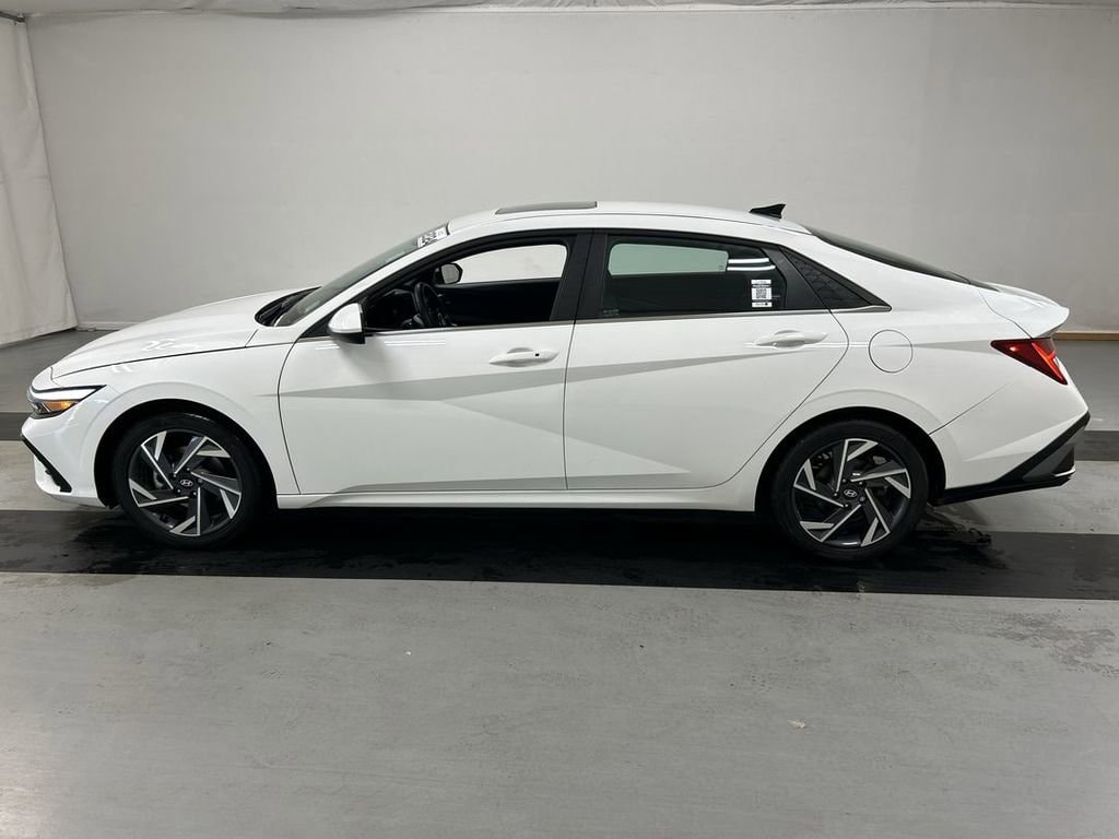 2024 Hyundai Elantra SEL - Photo 6