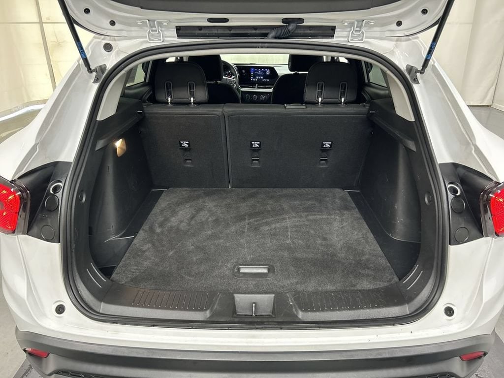 2024 Chevrolet Trax LS - Photo 21