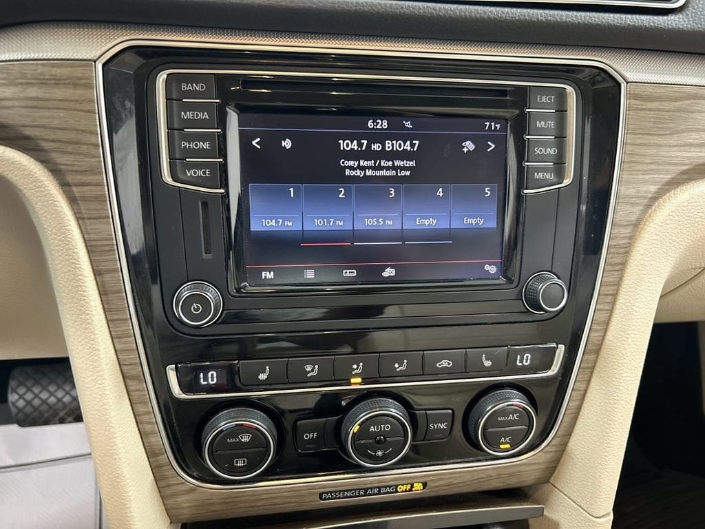 2017 Volkswagen Passat SE - Photo 14