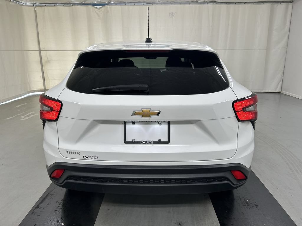 2024 Chevrolet Trax LS - Photo 20