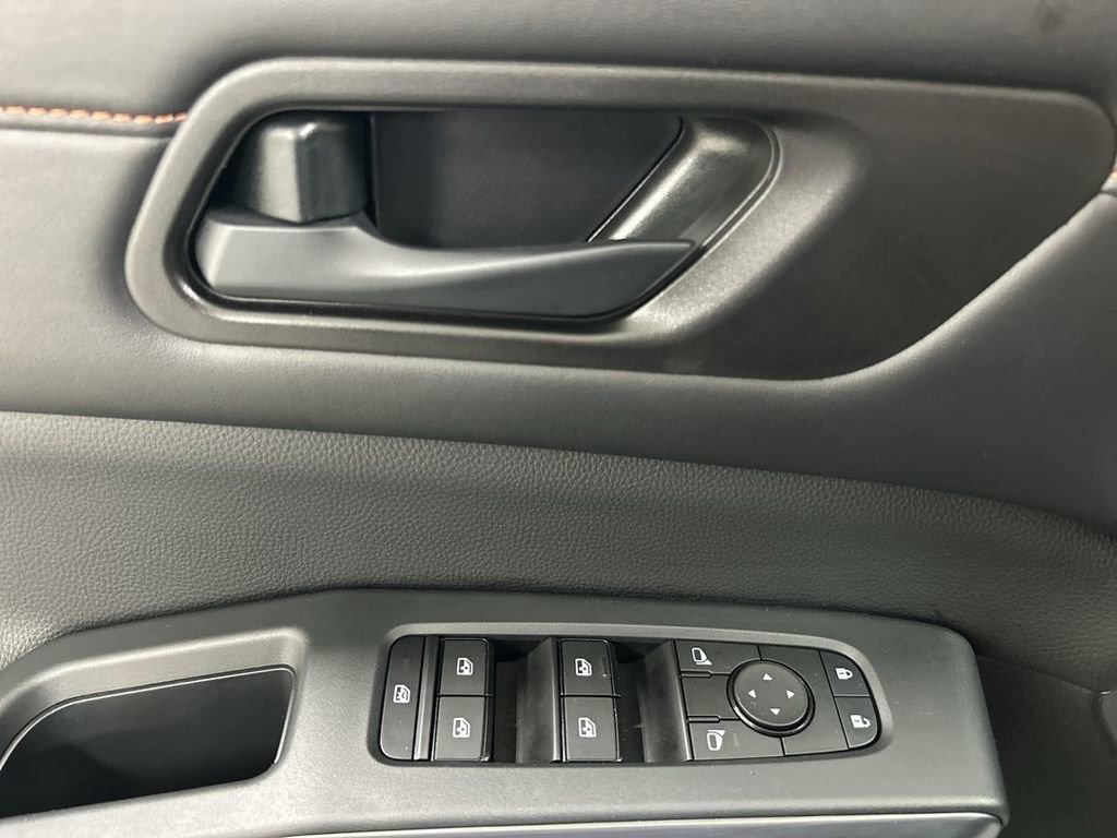 2024 Nissan Pathfinder Rock Creek - Photo 11