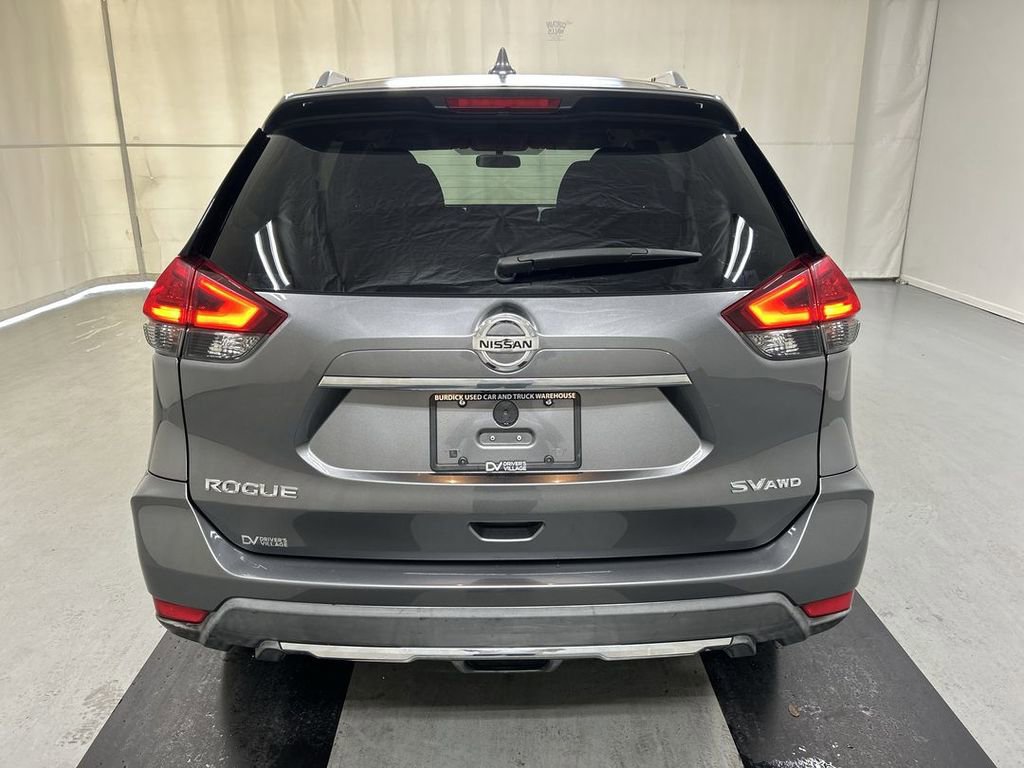 2017 Nissan Rogue SV - Photo 20