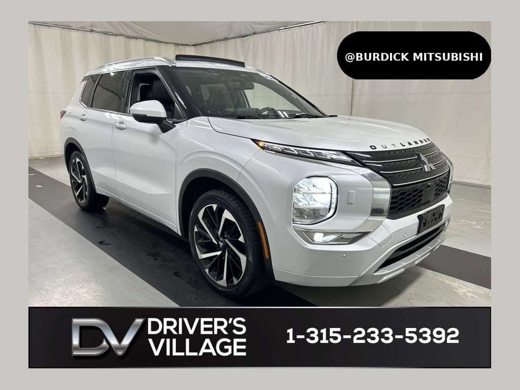 2022 Mitsubishi Outlander SEL S-AWC's photo