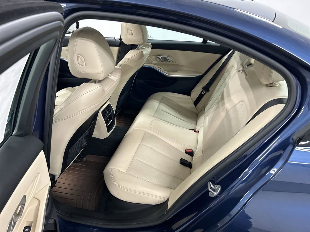 2023 BMW 3 Series 330e - Photo 21