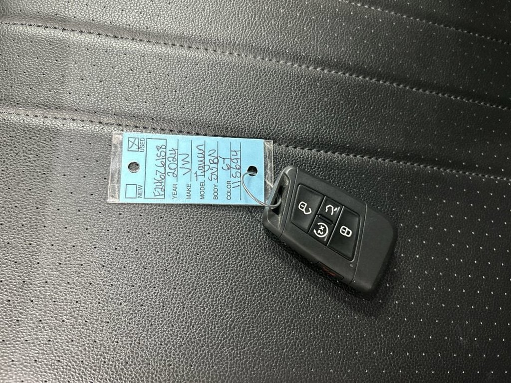 2024 Volkswagen Tiguan SE - Photo 12