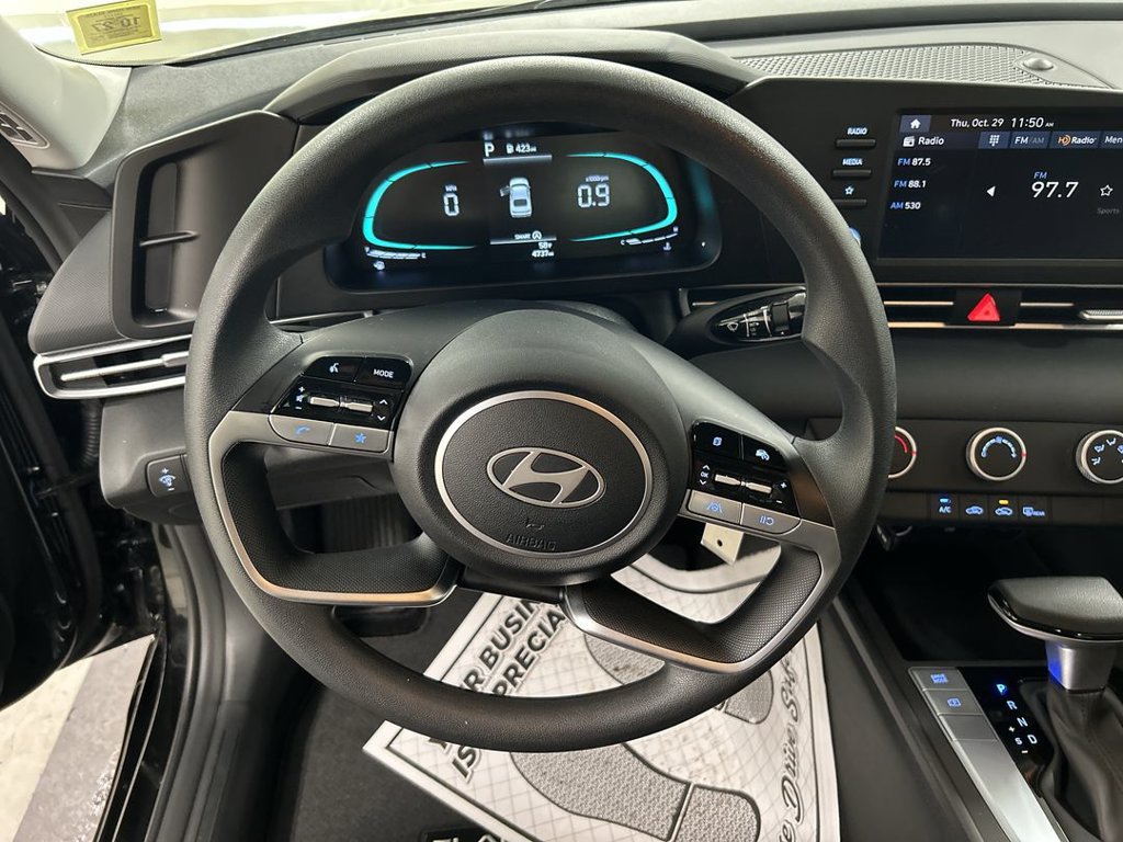 Used 2025 Hyundai Elantra SE