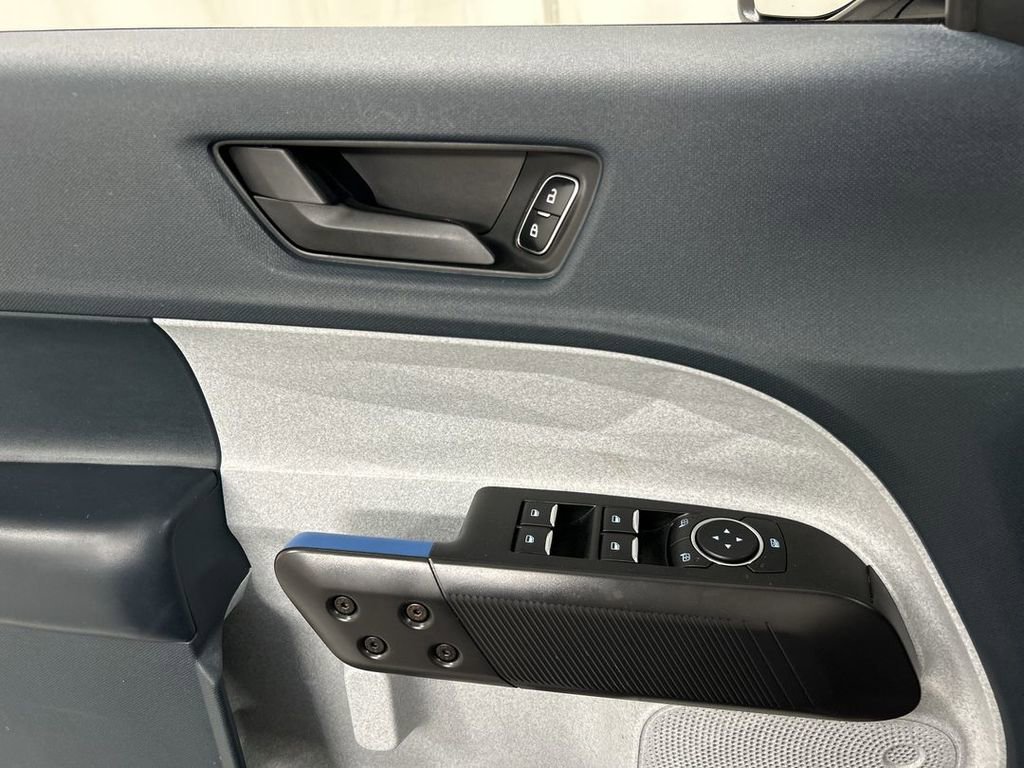 2025 Ford Maverick XLT - Photo 11