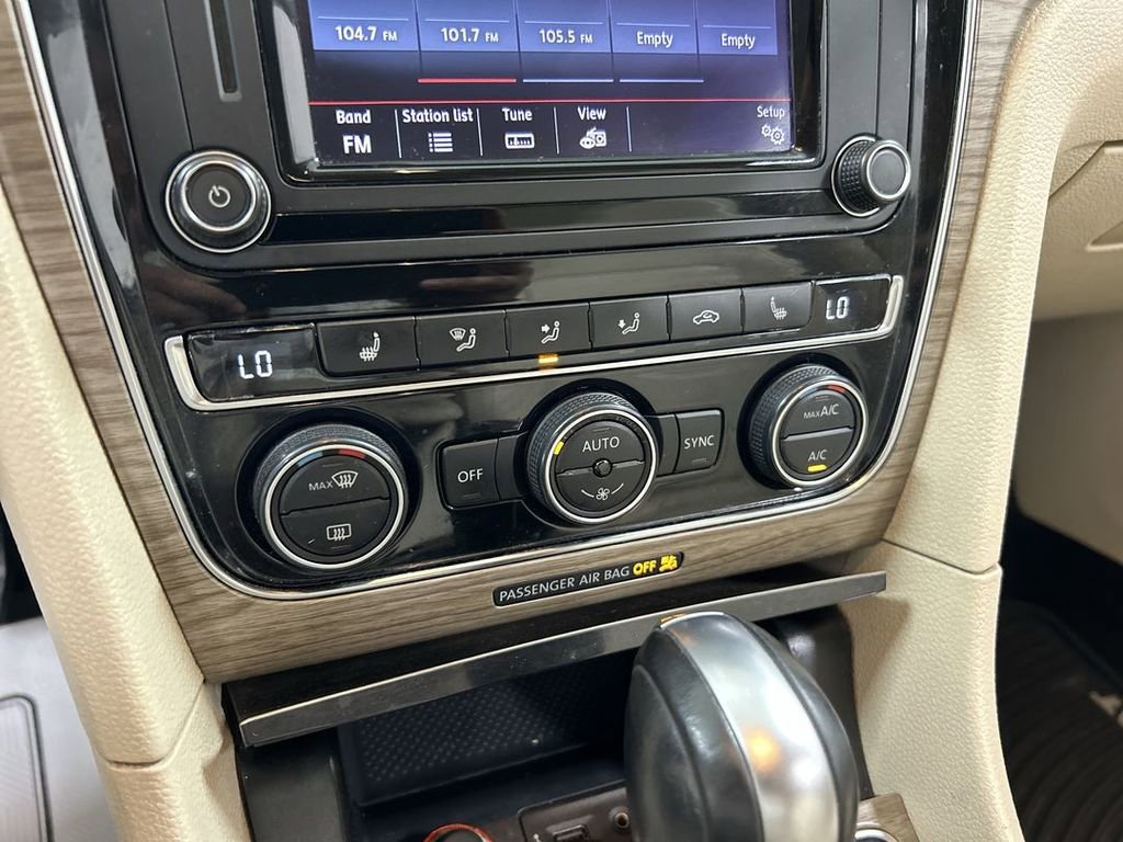 2017 Volkswagen Passat SE - Photo 16