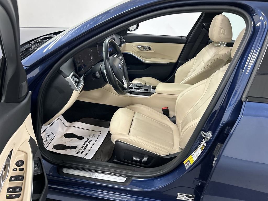 2023 BMW 3 Series 330e - Photo 9
