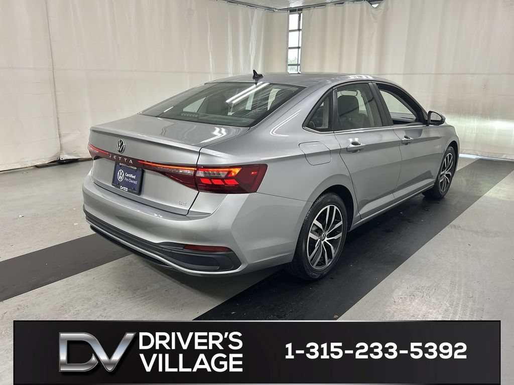 Used 2025 Volkswagen Jetta SE Sedan