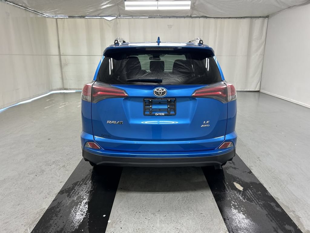 2017 Toyota RAV4 LE - Photo 20