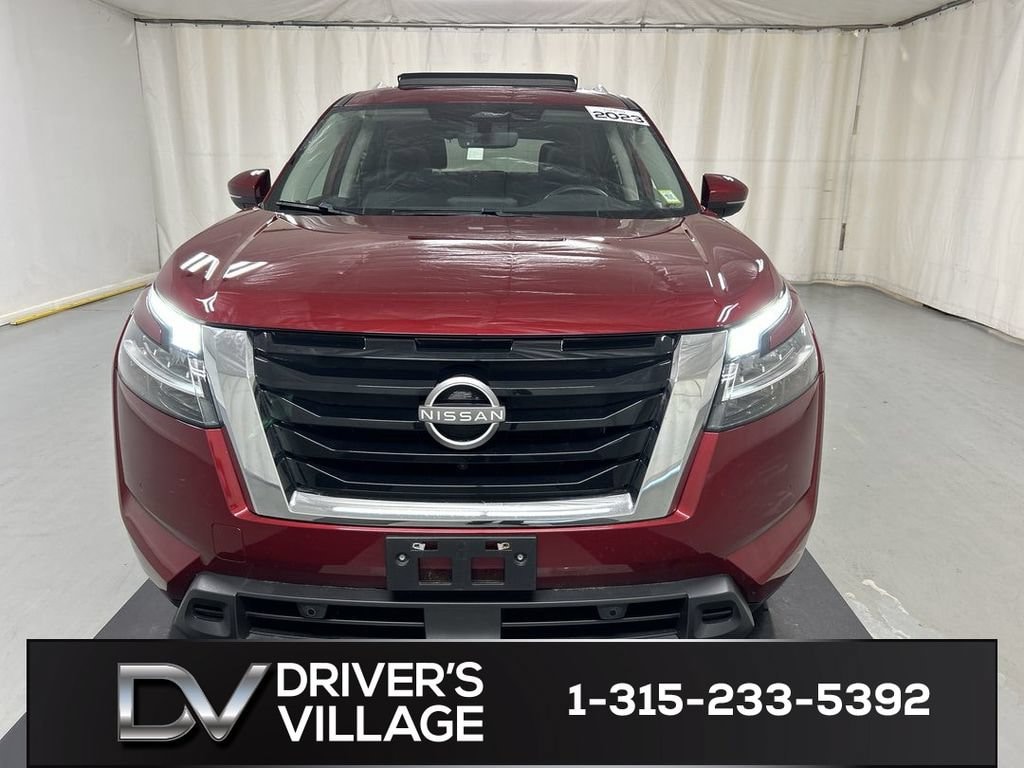 Used 2023 Nissan Pathfinder SL 4WD SUV
