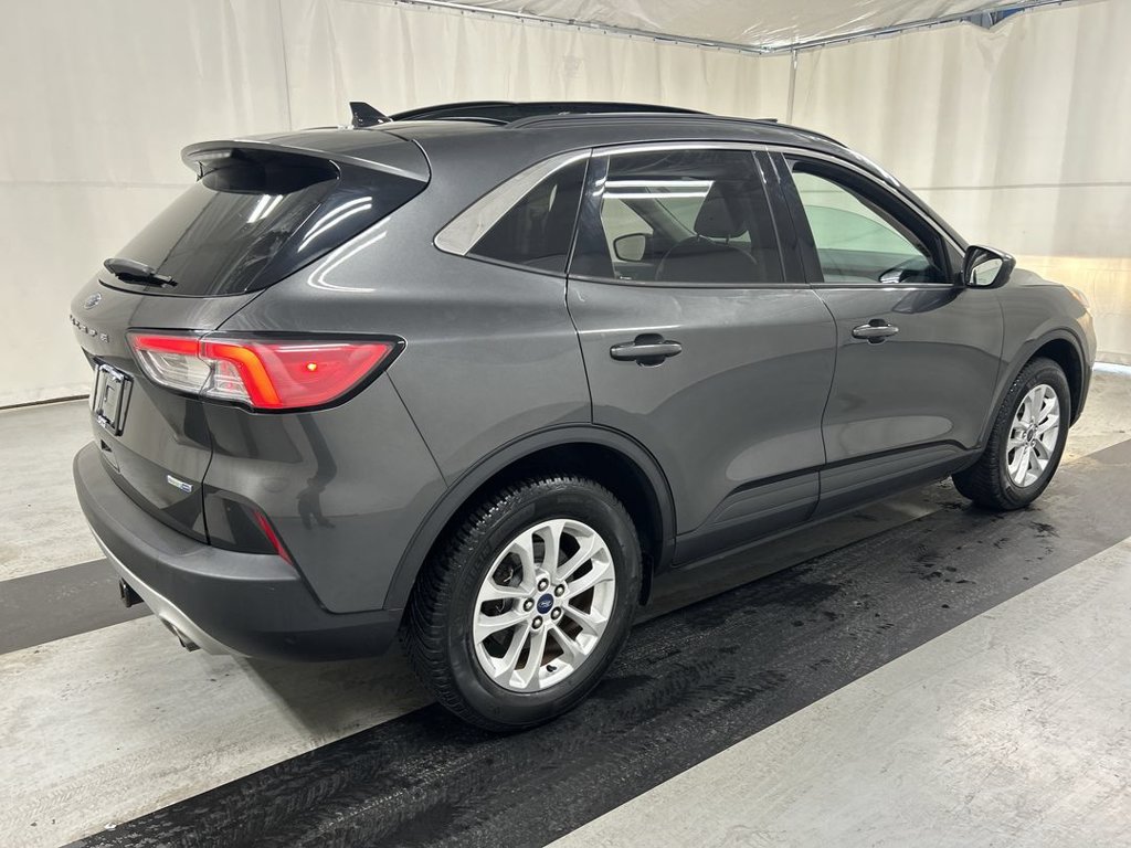 Used 2020 Ford Escape SE with VIN 1FMCU9G69LUA13094 for sale in Cicero, NY