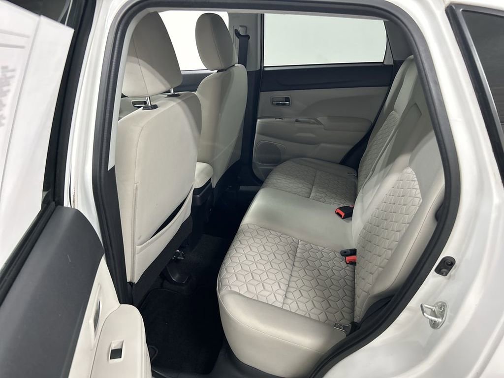 2020 Mitsubishi Outlander Sport ES - Photo 19