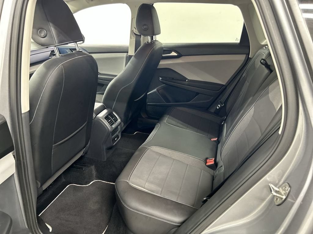 2023 Volkswagen Taos SE - Photo 19