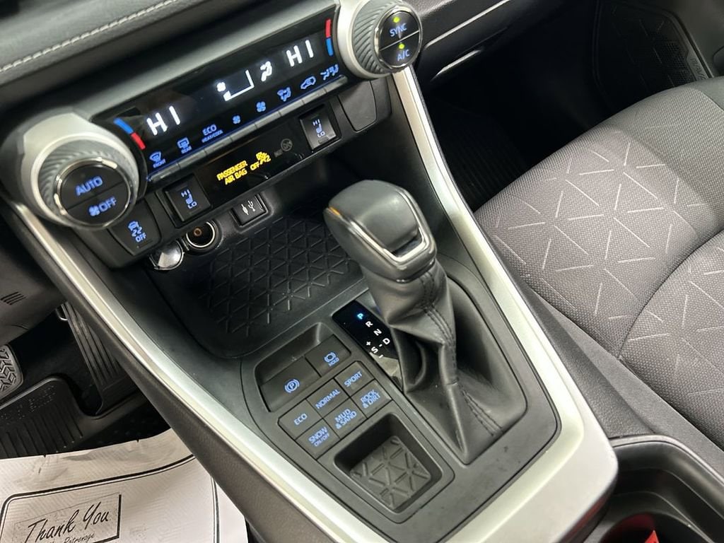2019 Toyota RAV4 XLE - Photo 17