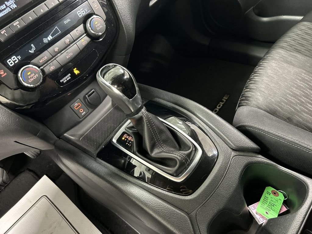 2017 Nissan Rogue SV - Photo 17