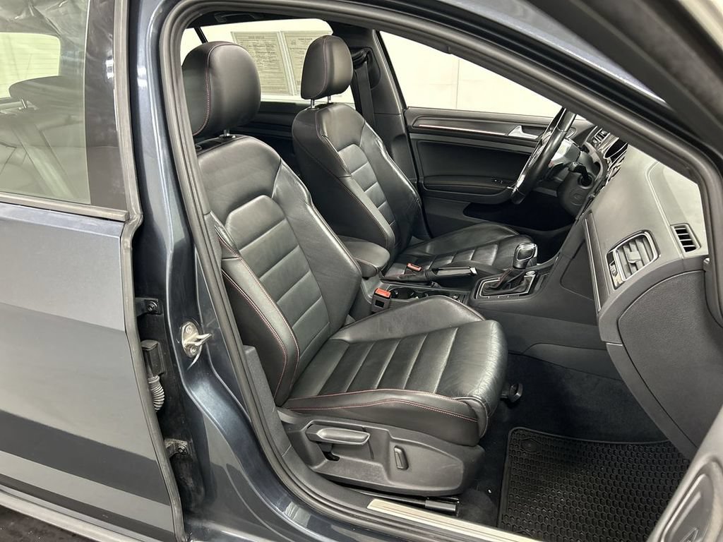 2021 Volkswagen Golf GTI SE - Photo 23