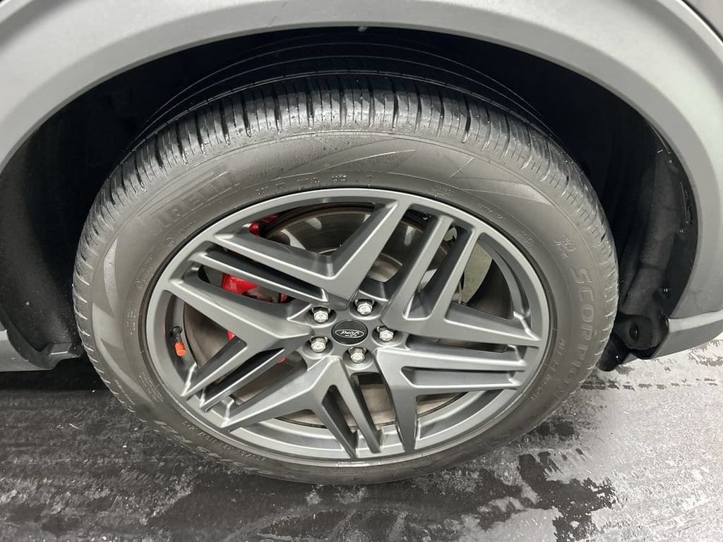 2025 Ford Explorer ST - Photo 8