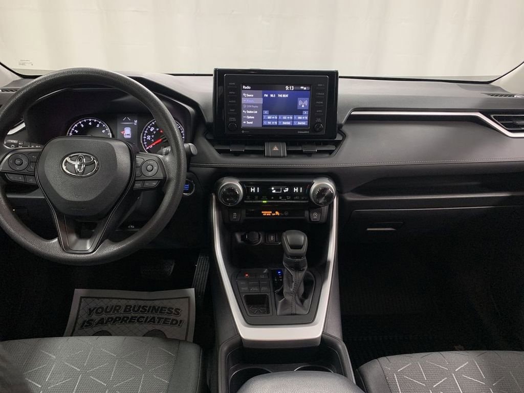 2020 Toyota RAV4 XLE - Photo 18