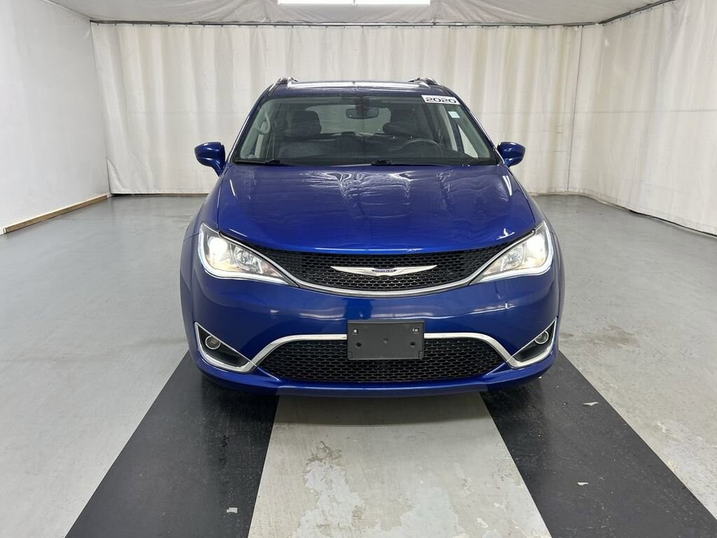 Used 2020 Chrysler Pacifica Touring L Minivan