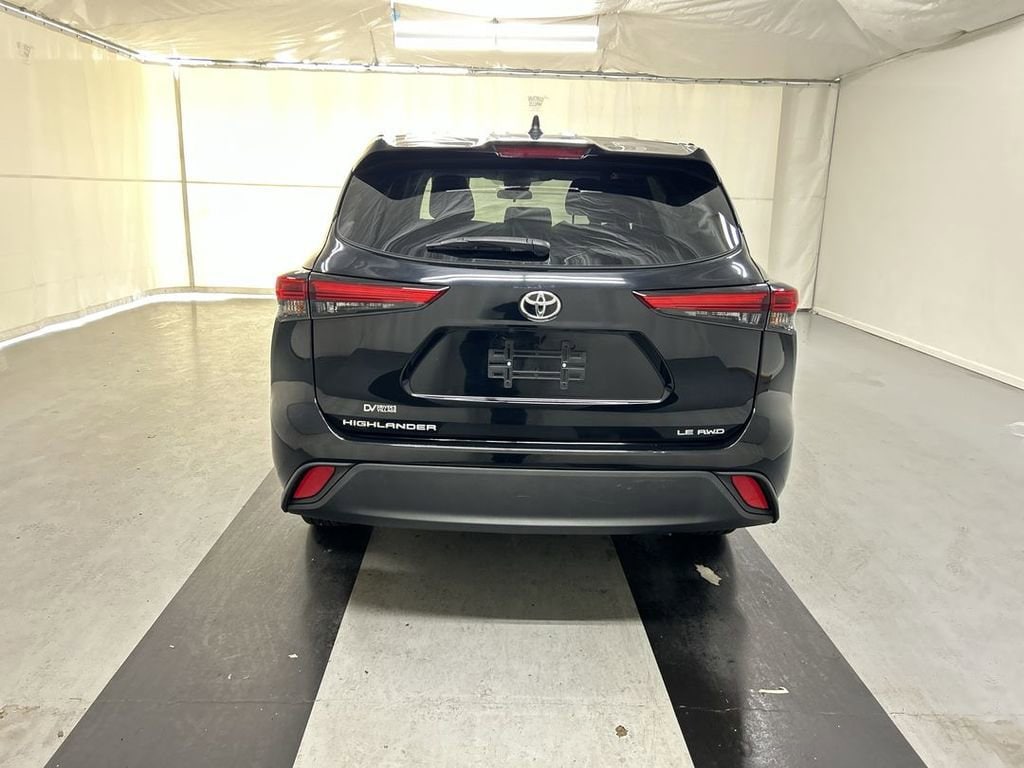 2023 Toyota Highlander LE - Photo 21